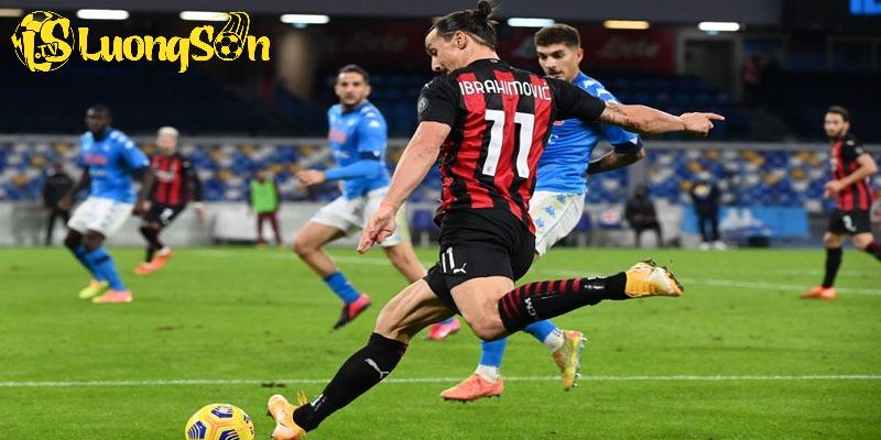 Cầu thủ Zlatan Ibrahimović đẳng cấp được hàng chục ngàn người hâm mộ yêu thích