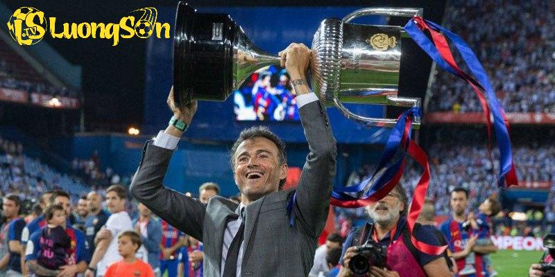 HLV 55 tuổi từng rất thành công với gã khổng lồ Catalan